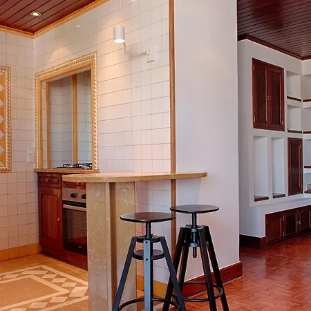 Apartment On Metro Garden Flat