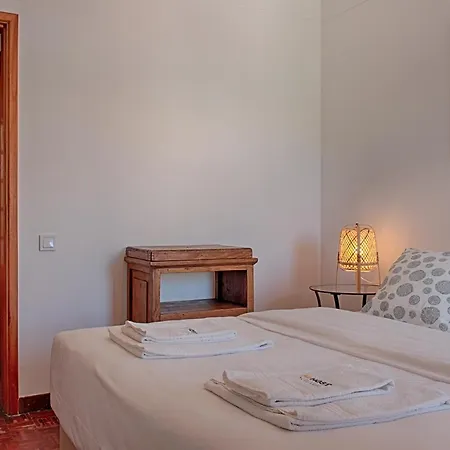 Apartment On Metro Garden Flat
